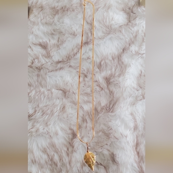 Leafy Pendant Necklace chain 🌴 - Picture 2 of 5